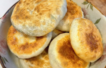金黃酥脆餡餅如何風(fēng)靡全國(guó)？創(chuàng)新傳統(tǒng)結(jié)合，餡餅也能成創(chuàng)業(yè)爆點(diǎn)！