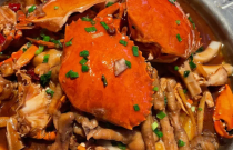 揭秘肉蟹煲絕密制作，選材到出鍋全攻略，你的創(chuàng)業(yè)新風口？