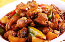 如何用新疆大盤雞這把‘創(chuàng)業(yè)利刃’，劈開餐飲藍海的成功奧秘？