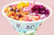 夏日解暑新寵？冰粉水果杯如何引爆甜品界潮流？