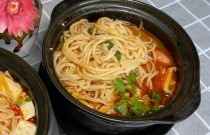 砂鍋面如何火爆出圈？揭秘餐飲創(chuàng)業(yè)新熱潮與情感共鳴！