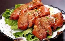 獨(dú)具匠心！探秘烤豬蹄廣告牌設(shè)計(jì)，創(chuàng)新吸睛秘訣讓你流量爆表？