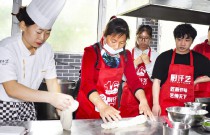 「牛肉板面」開店成功！50平小店日營業(yè)額超兩千元