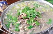 學(xué)正宗羊雜湯要多少錢？輕松創(chuàng)業(yè)，先了解這些關(guān)鍵費用！
