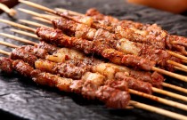 想學燒烤技術(shù)？哪里學燒烤技術(shù)？輕松掌握美味秘訣！