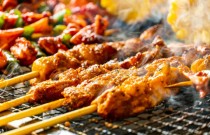 學(xué)做燒烤去哪里學(xué)最好？教你從零開(kāi)始，打造屬于你的燒烤攤！