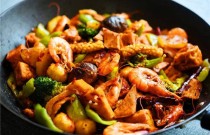 學(xué)習(xí)小地鍋與地鍋雞，掌握傳統(tǒng)美食技藝，開啟餐飲創(chuàng)業(yè)！