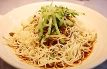 涼面調(diào)料配方教程，輕松掌握經(jīng)典夏日美味制作技巧