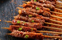 一人即可輕松經(jīng)營！適合單人擺攤的十大小吃項(xiàng)目推薦