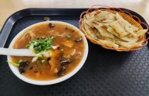 胡辣湯的做法和配料揭秘！3個關(guān)鍵技巧，學(xué)會后湯底更濃郁！