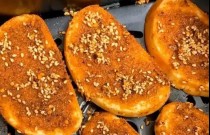 燒烤饃片的做法：外脆內(nèi)軟，美味又獨(dú)特的燒烤小吃