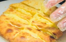 爆漿榴蓮餅做法？簡單學(xué)會，香甜爆汁！