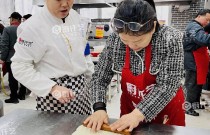 學(xué)校門口開早餐店賺錢嗎？客源穩(wěn)定，回本快！