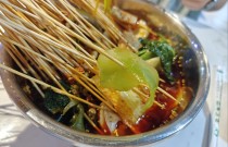 路邊攤小吃培訓(xùn)學(xué)費(fèi)揭秘：投資多少能回本？避坑指南少花冤枉錢！