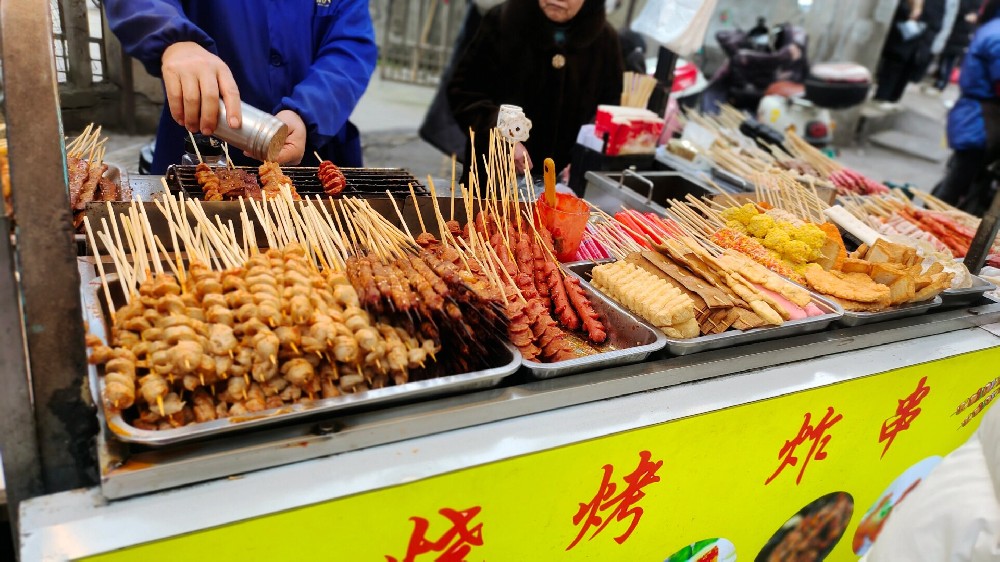 在哪里學(xué)路邊攤小吃技術(shù)？輕松開啟你的美味創(chuàng)業(yè)之路