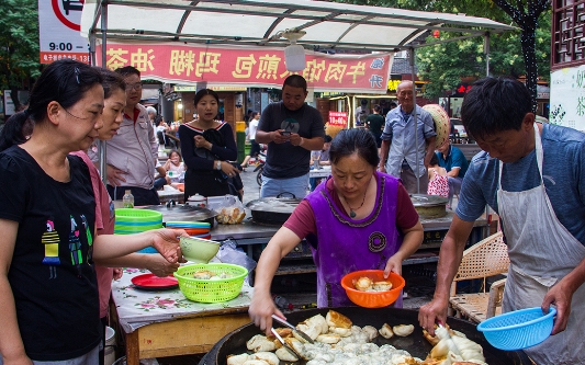 在哪里學(xué)路邊攤小吃技術(shù)？輕松開啟你的美味創(chuàng)業(yè)之路