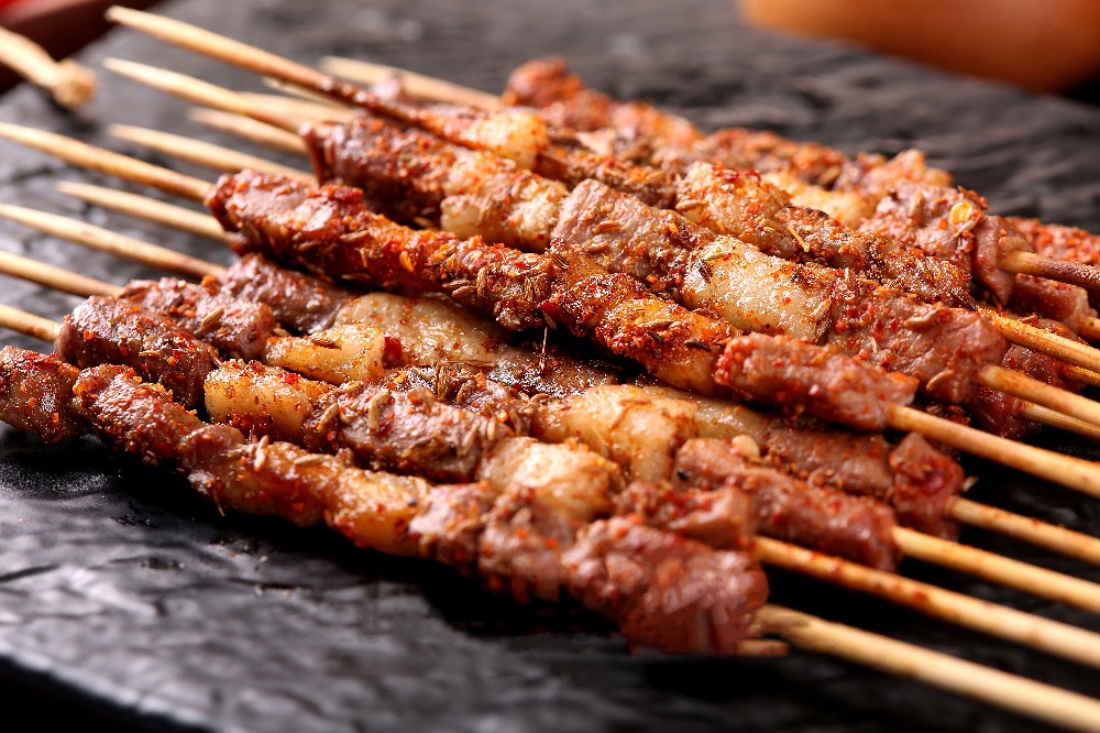 想學(xué)燒烤技術(shù)？哪里學(xué)燒烤技術(shù)？輕松掌握美味秘訣！