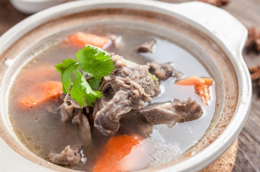想學羊肉湯制作技術(shù)？羊肉湯哪里學？無加盟費，純技術(shù)傳授！