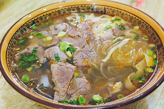 正宗牛肉湯怎么學(xué)？不加盟也能學(xué)牛肉湯，純技術(shù)教學(xué)才是創(chuàng)業(yè)正道