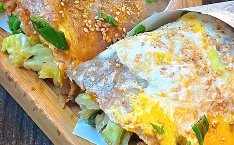 想學(xué)做煎餅果子？聊城哪里學(xué)最正宗，輕松掌握技術(shù)，快速創(chuàng)業(yè)！
