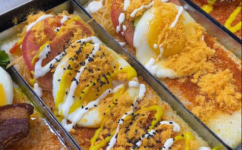 鍋巴飯小吃擺攤創(chuàng)業(yè)：如何在市場中脫穎而出，學(xué)會這幾招讓生意火爆！