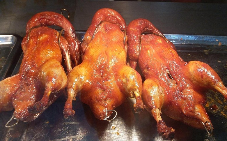 開個(gè)烤鴨店需要多少錢？從資金預(yù)算到技術(shù)培訓(xùn)，你需要知道的一切
