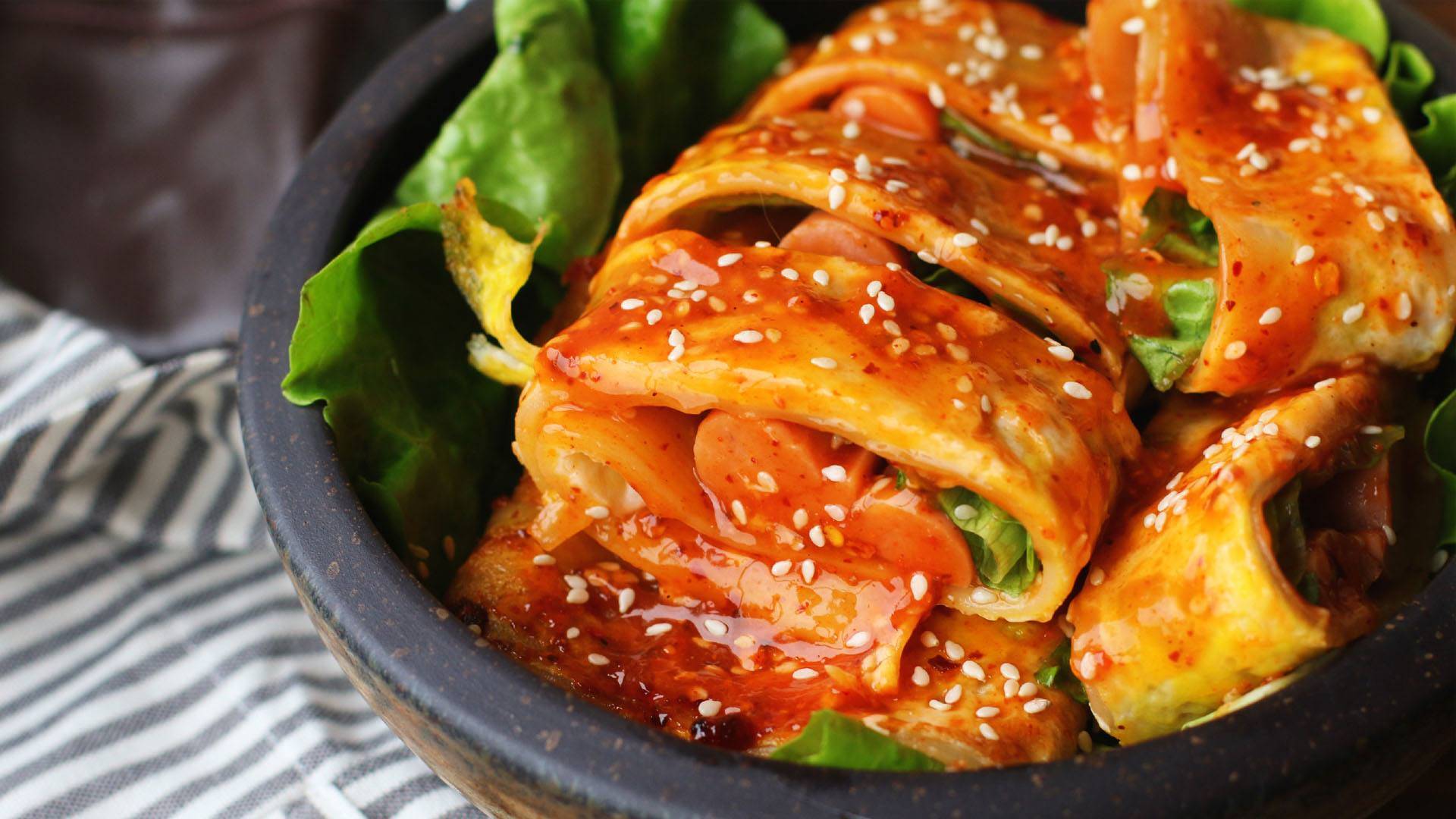 學(xué)烤冷面去哪里學(xué)最好？掌握這幾點(diǎn)輕松學(xué)會(huì)！