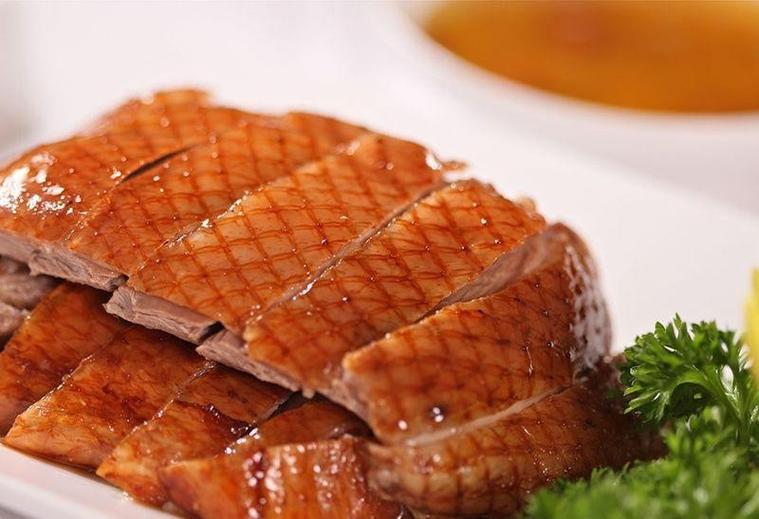 北京烤鴨學(xué)費(fèi)多少錢？學(xué)會(huì)這幾個(gè)要點(diǎn)，學(xué)費(fèi)根本不成問(wèn)題！