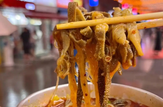 如何制作正宗牛雜粉絲湯，帶來爆款餐飲體驗(yàn)！
