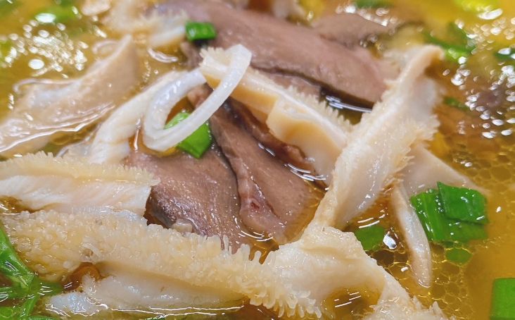 如何制作正宗牛雜粉絲湯，帶來爆款餐飲體驗(yàn)！