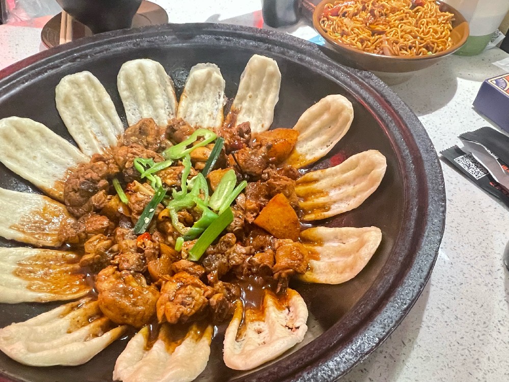 掌握鐵鍋燉的經(jīng)典技法，解鎖美味燉菜配方，輕松學會家常鐵鍋燉