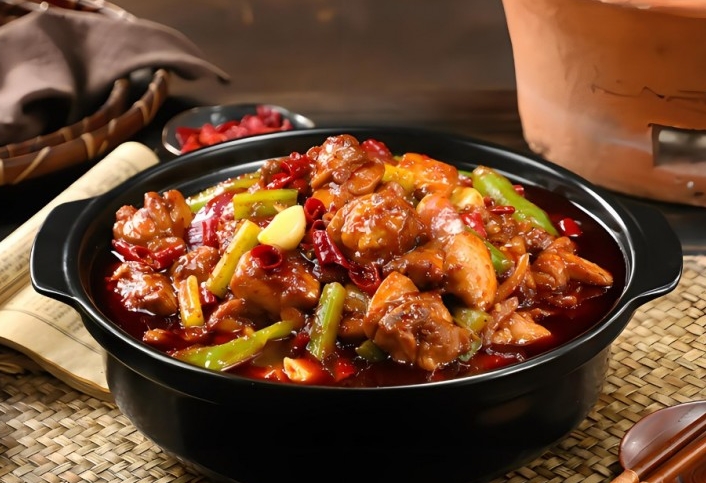 學(xué)習(xí)砂鍋菜技藝，掌握獨(dú)特風(fēng)味，開啟美食之旅！