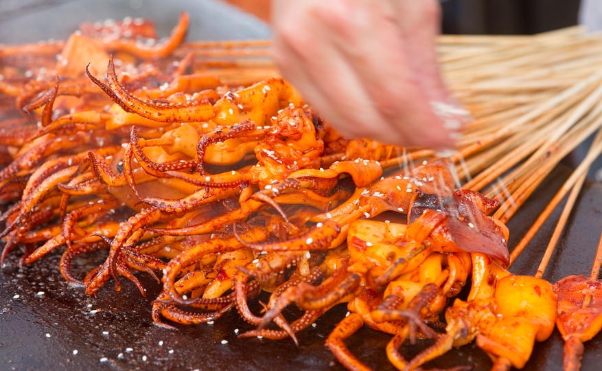 鐵板魷魚的做法和配料，全流程教學(xué)，輕松掌握街頭爆款！