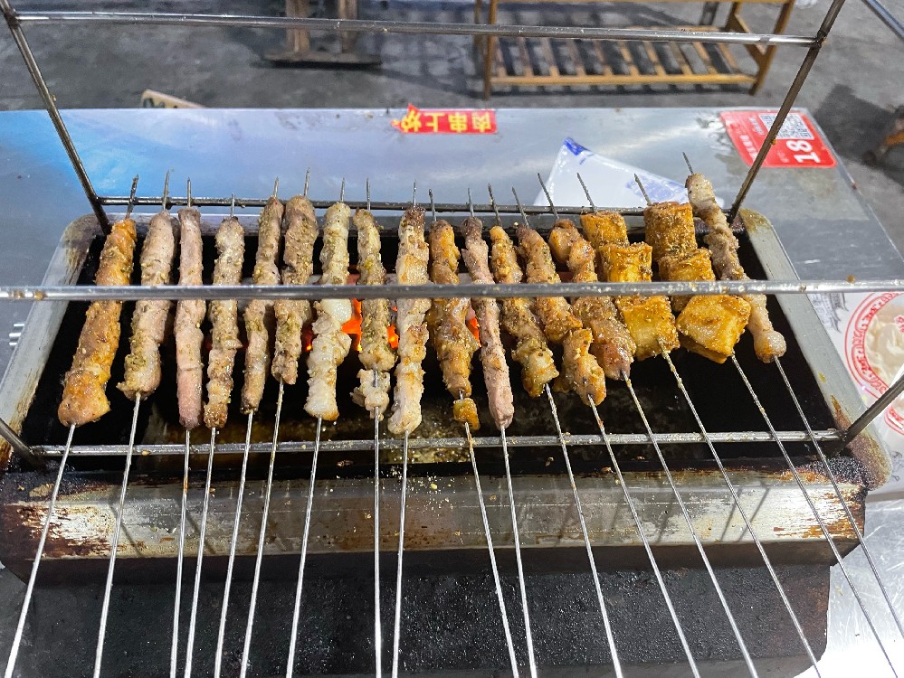 想學(xué)燒烤？淄博燒烤培訓(xùn)學(xué)校推薦，零基礎(chǔ)也能快速上手！