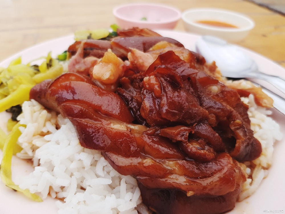 想學(xué)豬腳飯？選對(duì)地方，手把手教學(xué)讓創(chuàng)業(yè)更簡(jiǎn)單