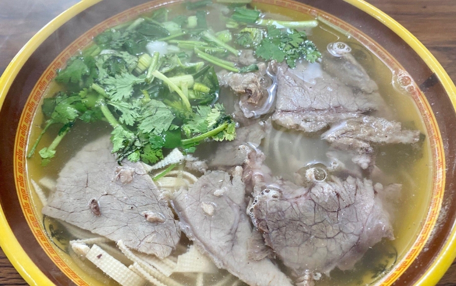 開(kāi)個(gè)牛肉湯店大概多少錢(qián)？牛肉湯店創(chuàng)業(yè)成本揭秘，小投入也能實(shí)現(xiàn)高回報(bào)