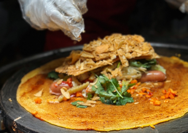 想學(xué)煎餅果子？培訓(xùn)費(fèi)用低，技巧快速掌握