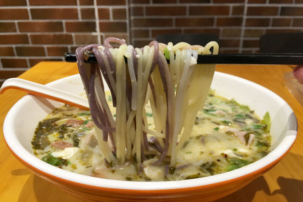 想學(xué)做正宗魚粉？手把手教你配料與烹飪技巧