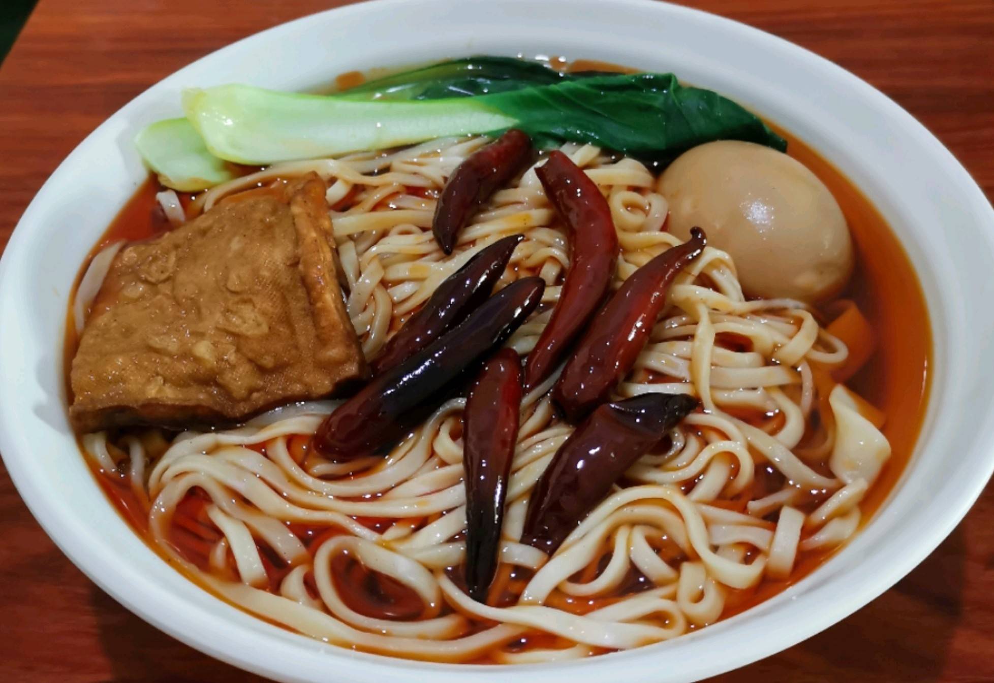 安徽牛肉板面的做法揭秘，學(xué)會(huì)它，你也能開(kāi)店！