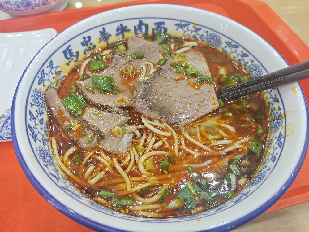 哪里學(xué)蘭州拉面最好？找對培訓(xùn)機構(gòu)，輕松學(xué)會做出美味！