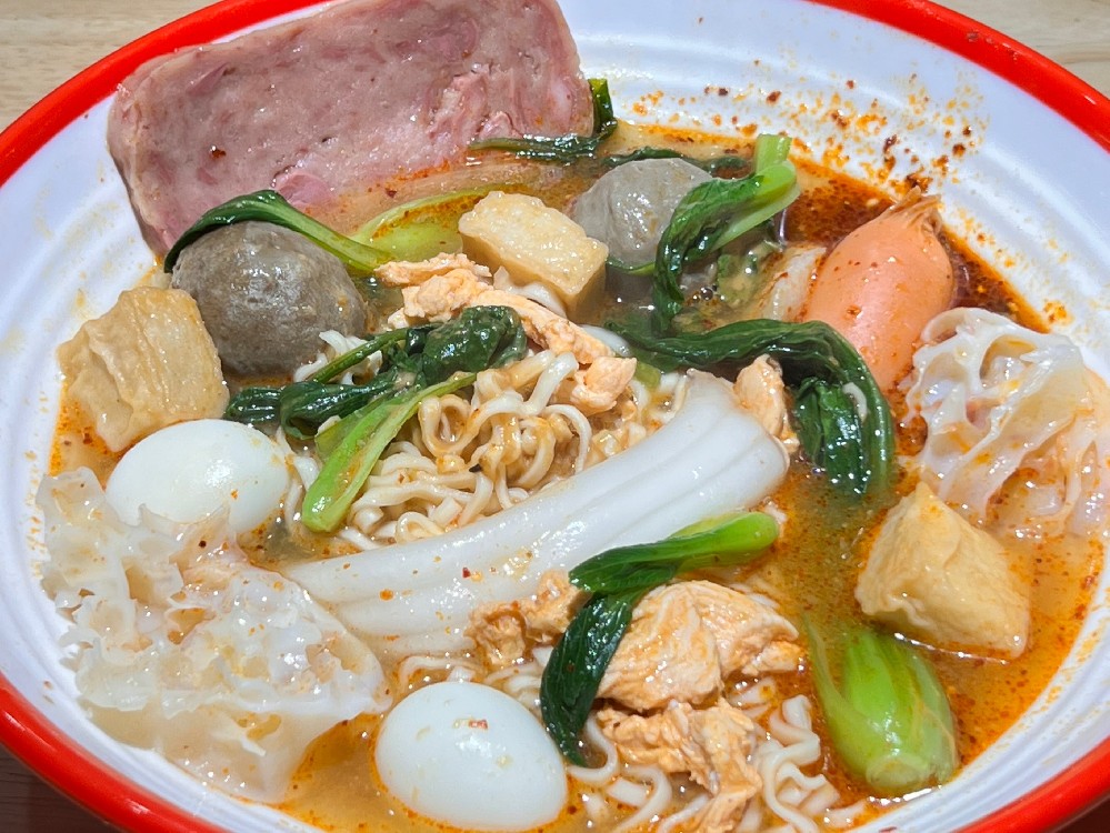 正宗麻辣燙技術培訓去哪學？學會這些技巧，開店創(chuàng)業(yè)走得更遠！