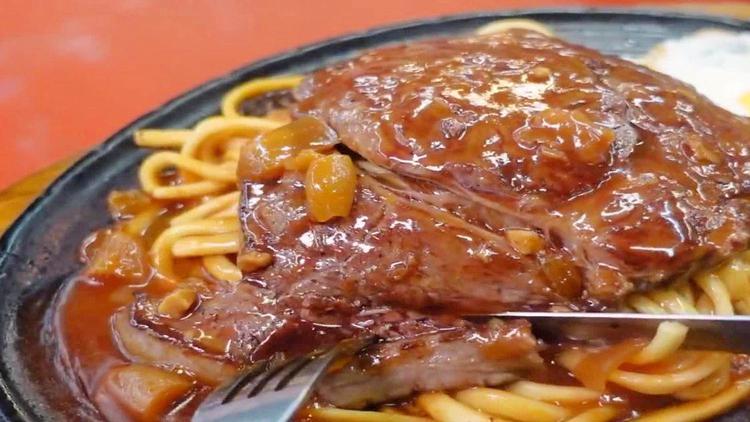 地攤牛排哪里學？揭秘低門檻創(chuàng)業(yè)項目，快速掌握正宗技藝！