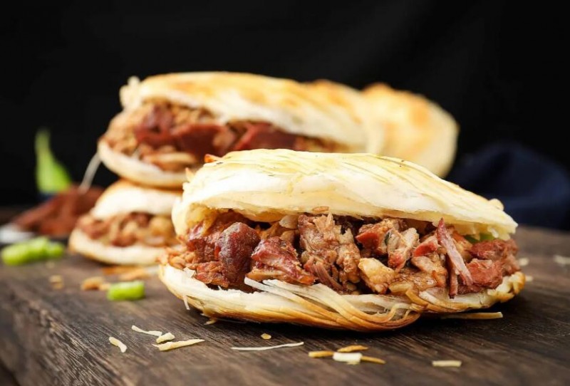 涼皮肉夾饃實體店教學揭秘！創(chuàng)業(yè)者必看，避開常見陷阱！