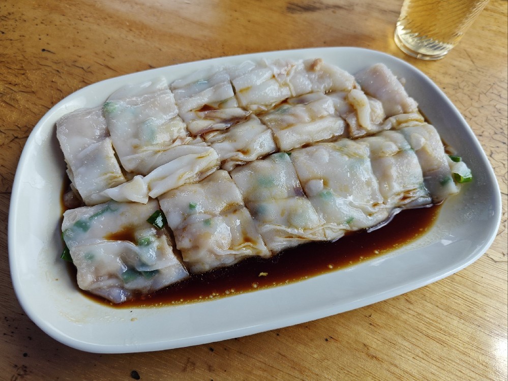 卷筒粉怎么做才有韌勁？掌握這幾點(diǎn)，新手也能做出有嚼勁的地?cái)偙睿? title=