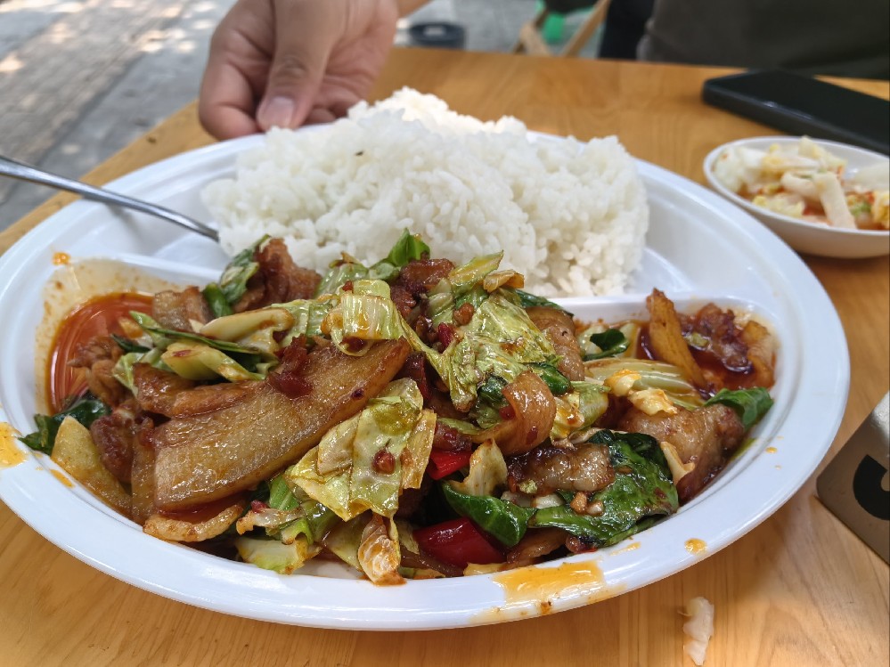 蓋澆飯哪里學(xué)最正宗？手把手教學(xué)，創(chuàng)業(yè)輕松上手！