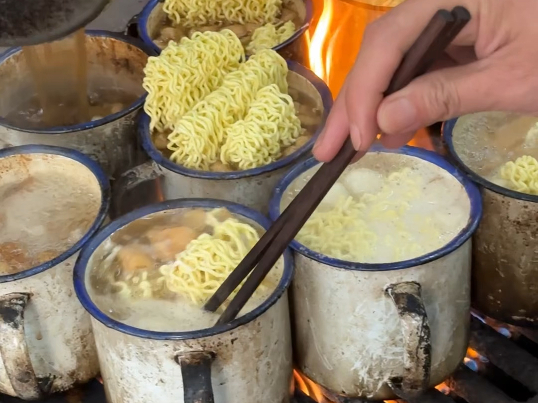 茶缸面是哪里的特色？老味道正流行，擺攤照樣火爆！