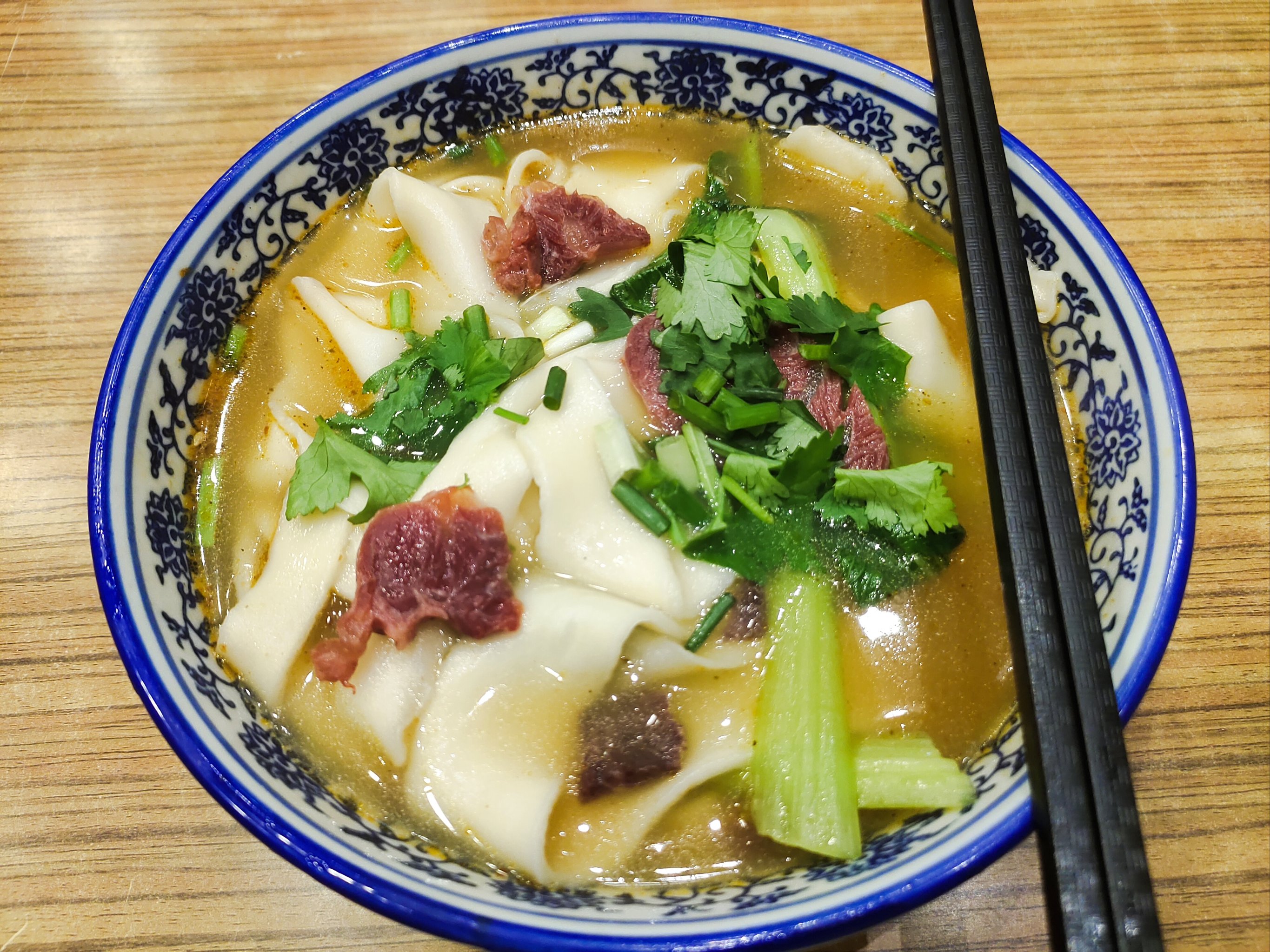 河南燴面培訓(xùn)哪里最好？學(xué)會技術(shù)月入兩萬不是夢，手工一拉就是財(cái)富密碼！